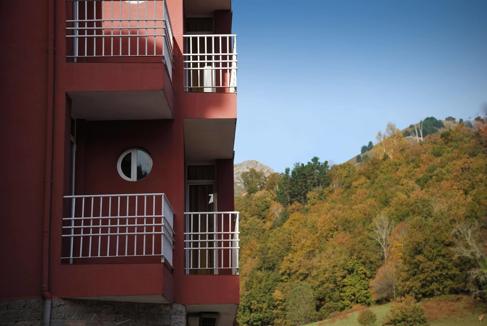 Los Acebos Cangas Cangas de Onis Exterior photo